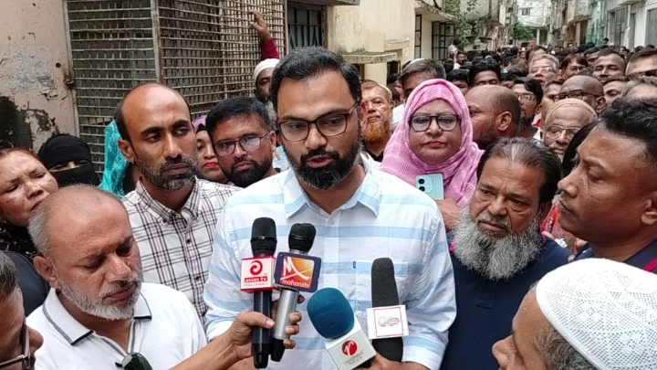 ডেঙ্গু নিয়ে সরকারকে আরও সতর্ক হওয়া উচিত ছিল: আমিনুল হক আমিনুল হক