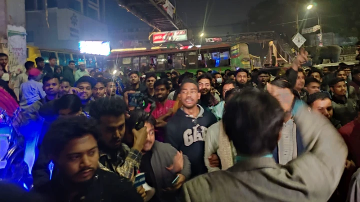 সাত কলেজ শিক্ষার্থীদের সায়েন্সল্যাব অবরোধ, ভোগান্তি নগরবাসীর ছবি: সংগৃহীত